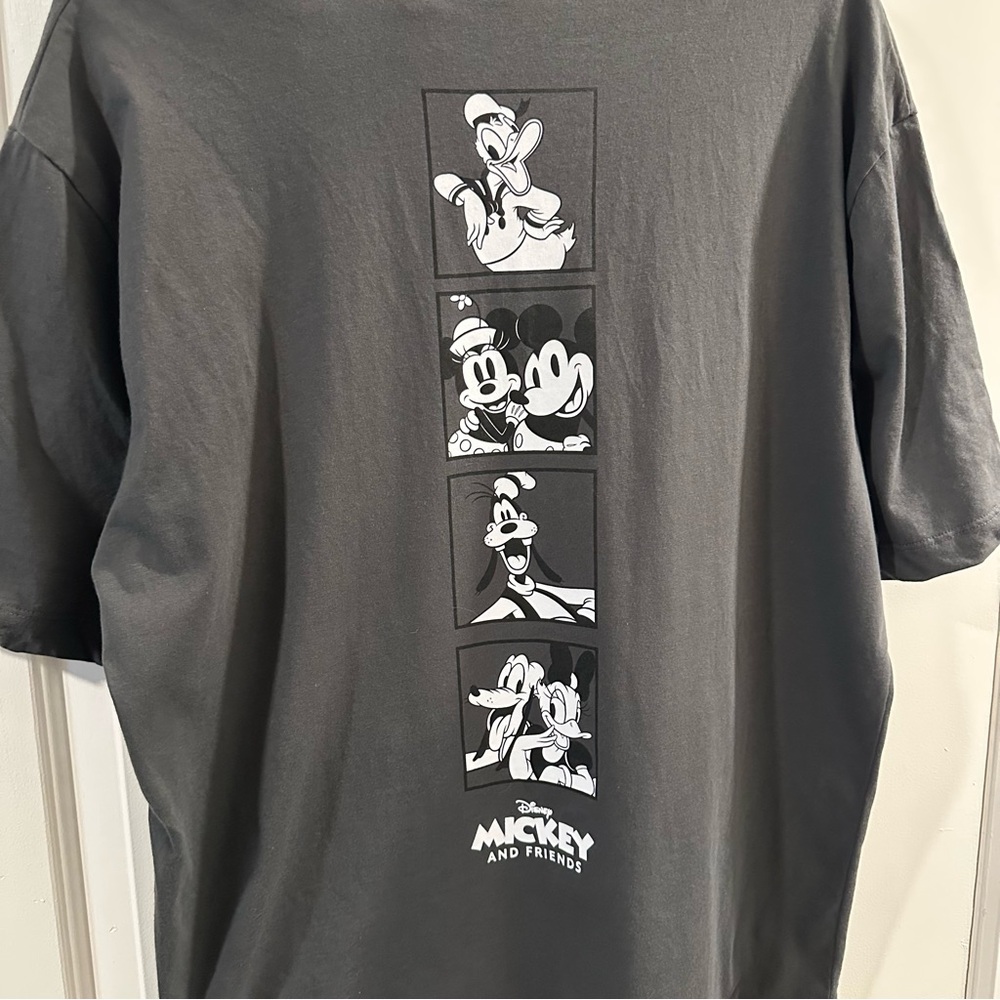 ASOS x Disney Mickey and Friends T-Shirt in Grey with Back Graphic - Picture 6 of 6
